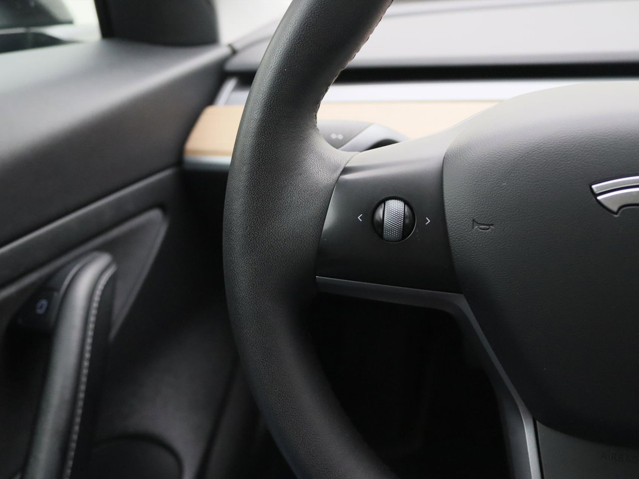 Tesla Model 3 Standard RWD Plus FACELIFT [ WARMTEPOMP+AUTOPILOT+60 kWh+PREMIUM AUDIO ] 16