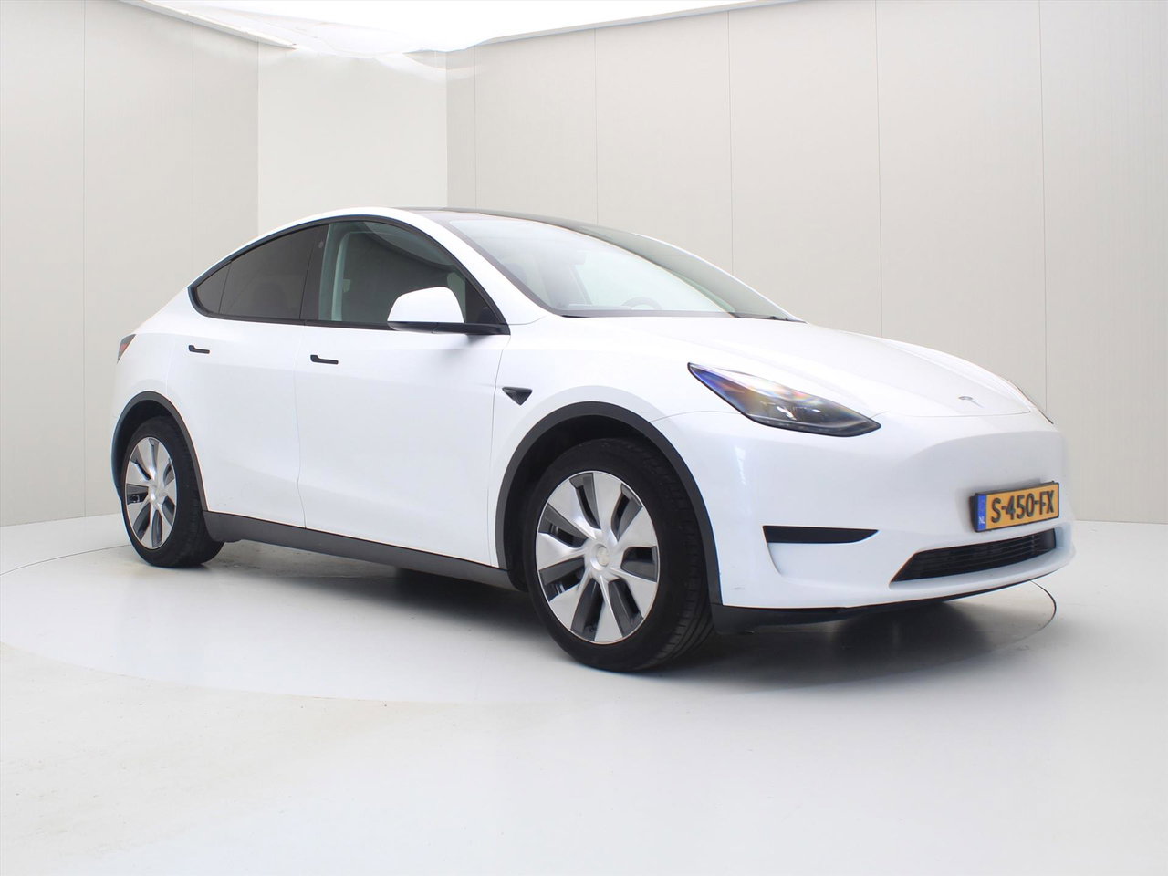 Tesla Model Y Standard RWD Plus 351pk 92.7% SoH [ LFP ACCU+AUTOPILOT+19 INCH+PREMIUM AUDIO ] 4