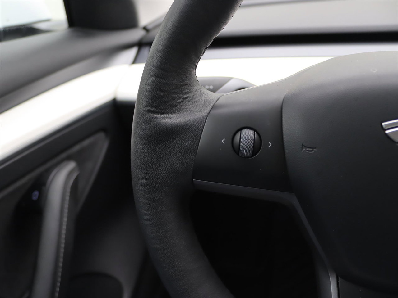 Tesla Model 3 Long-Range AWD 351pk 75 kWh 91.6% SoH FACELIFT [ WIT LEDER+WARMTEPOMP+AUTOPILOT ] 26