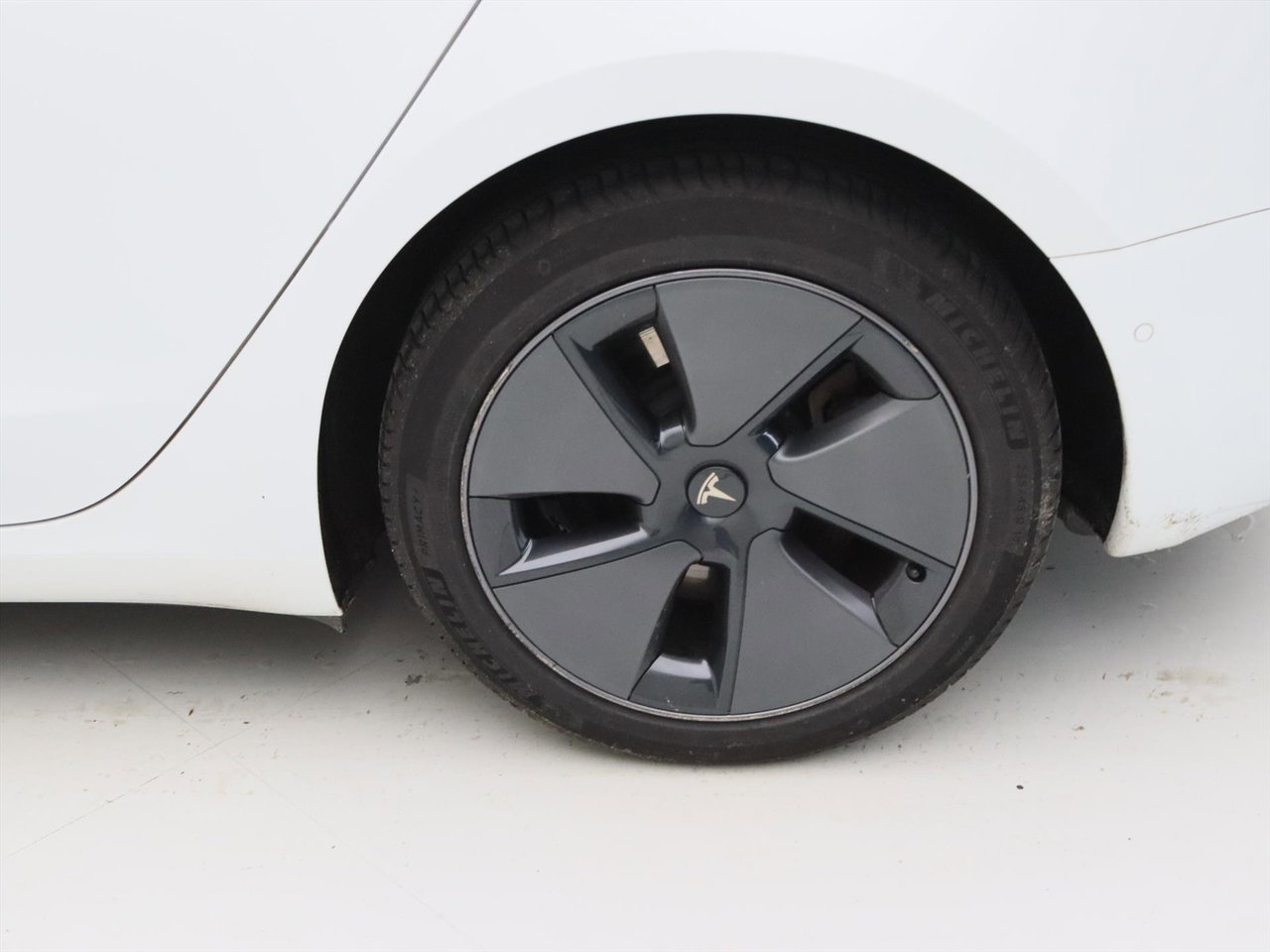 Tesla Model 3 Long-Range AWD 351pk 75 kWh 91.6% SoH FACELIFT [ WIT LEDER+WARMTEPOMP+AUTOPILOT ] 22