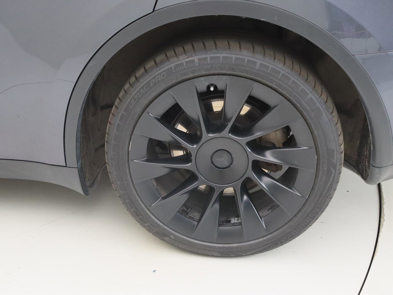 Tesla Model Y Long Range AWD 75kWh 351pk AMD RYZEN [ AUTOPILOT+20 INCH+PREMIUM AUDIO ] 8