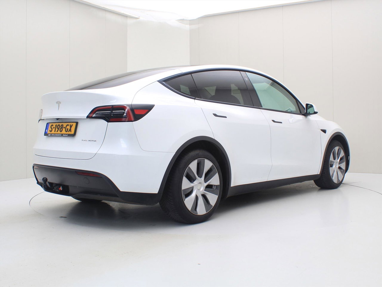 Tesla Model Y Long Range AWD 75kWh 351pk AMD RYZEN [ AUTOPILOT+20 INCH+PREMIUM AUDIO ] 2