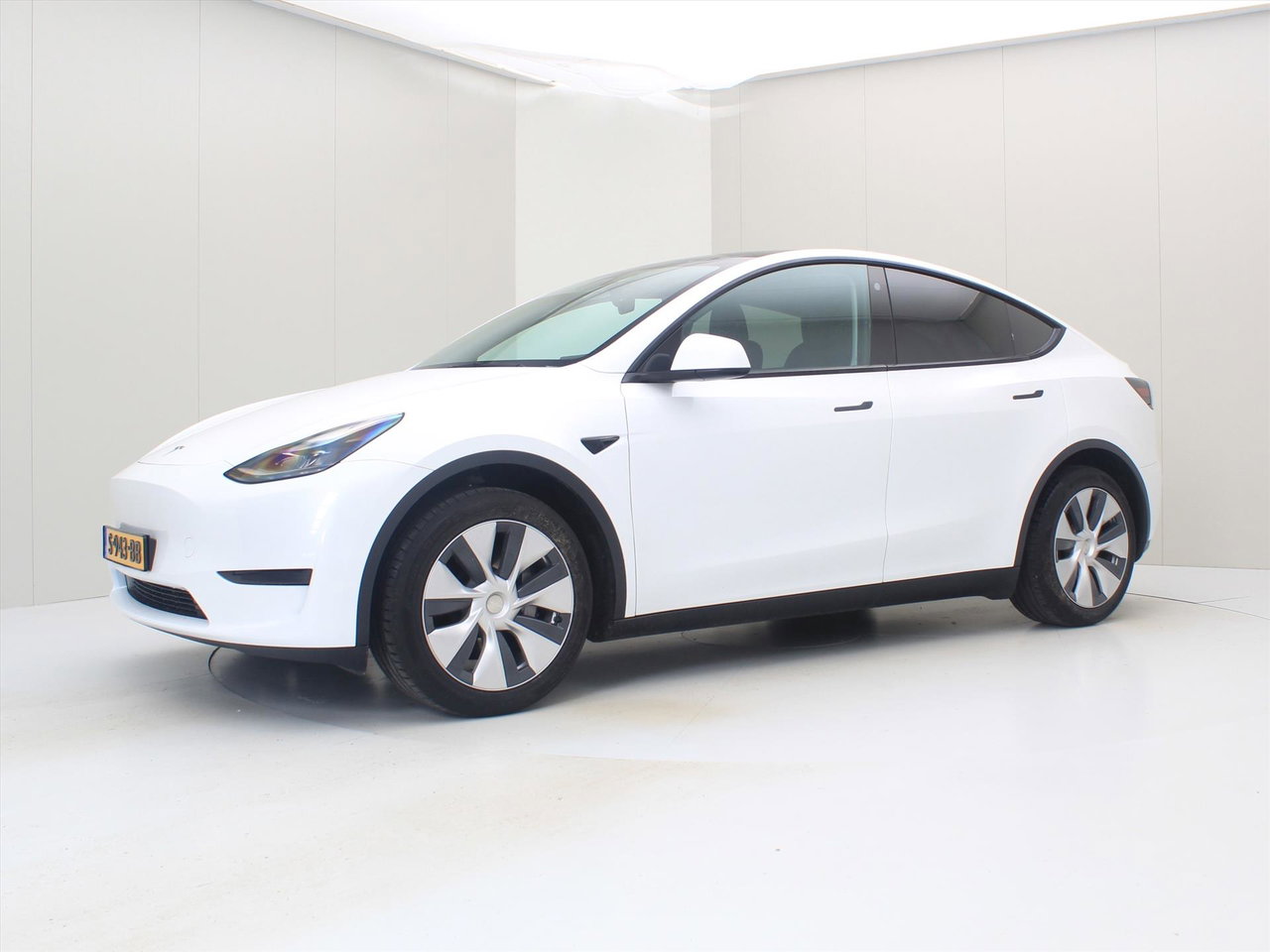 Tesla Model Y Standard RWD Plus 351pk 92,5% SoH [ LFP ACCU+AUTOPILOT+19 INCH+PREMIUM AUDIO ] 8