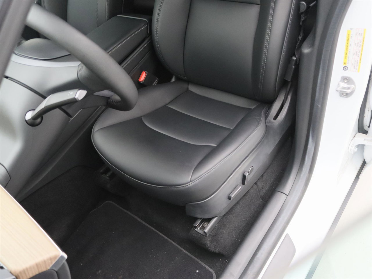Tesla Model Y Standard RWD Plus 351pk 92,5% SoH [ LFP ACCU+AUTOPILOT+19 INCH+PREMIUM AUDIO ] 26
