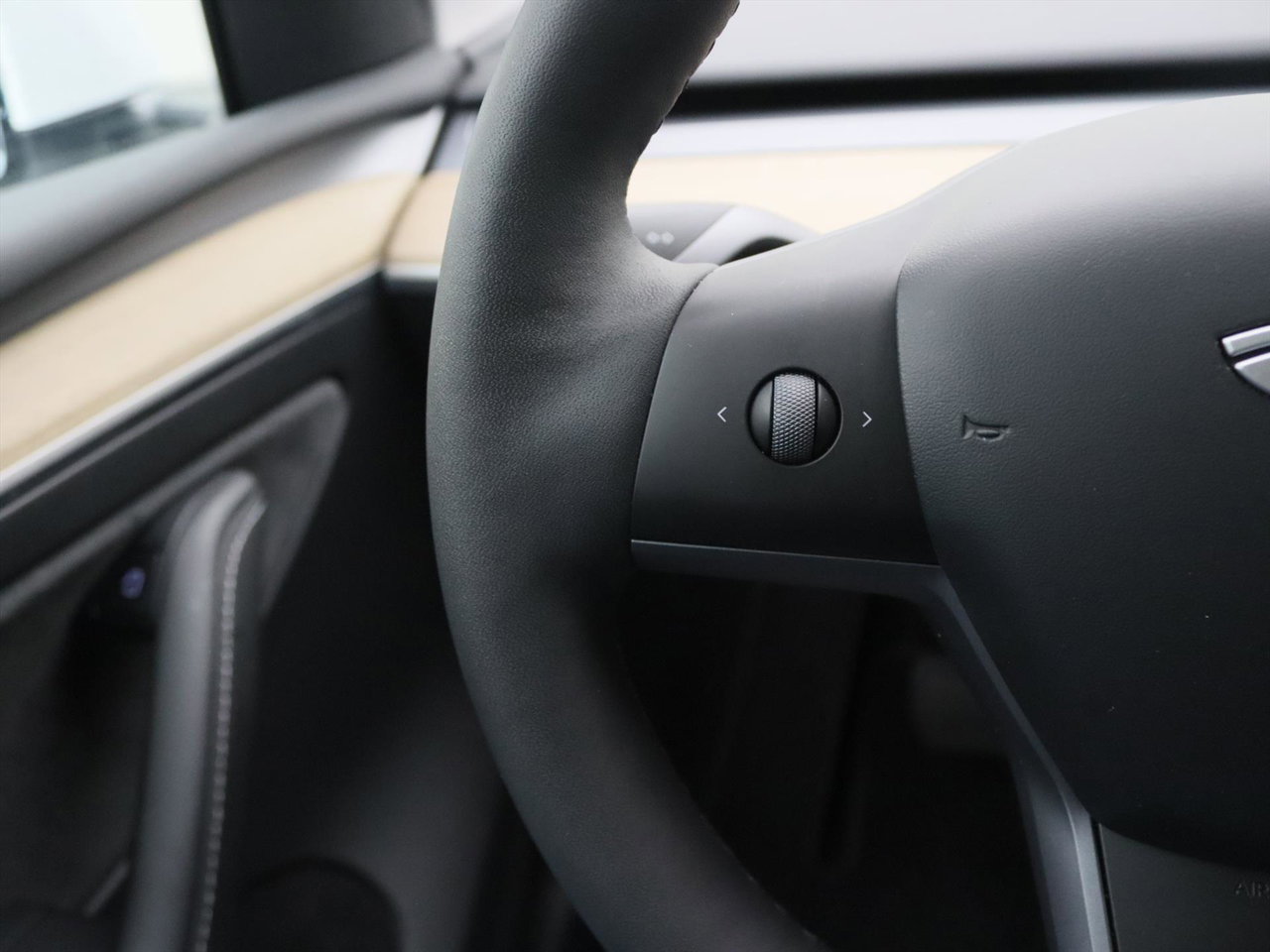 Tesla Model Y Standard RWD Plus 351pk 92,5% SoH [ LFP ACCU+AUTOPILOT+19 INCH+PREMIUM AUDIO ] 28