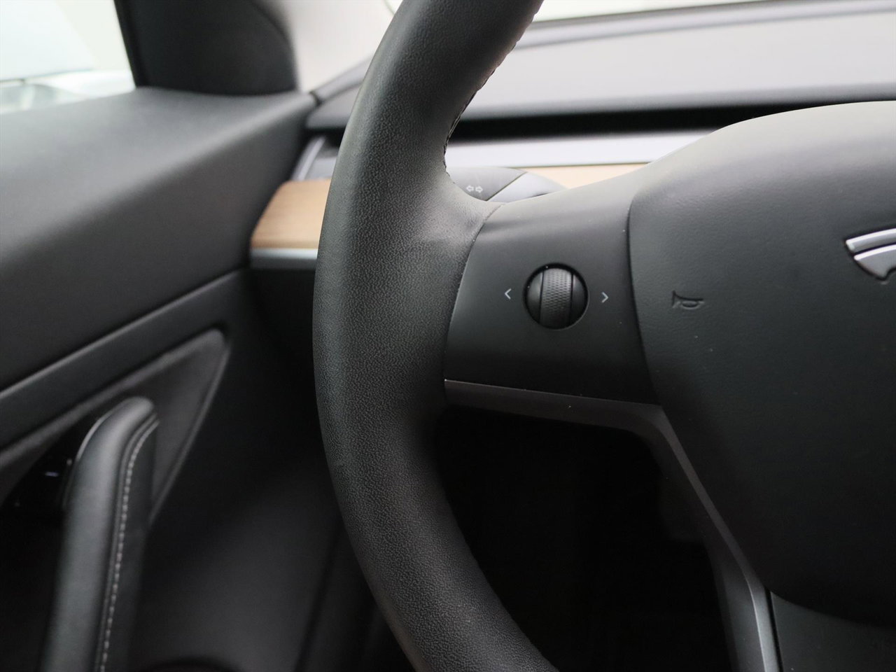 Tesla Model 3 Standard RWD Plus [ LFP-ACCU+AUTOPILOT+60 kWh+PREMIUM AUDIO ] 20
