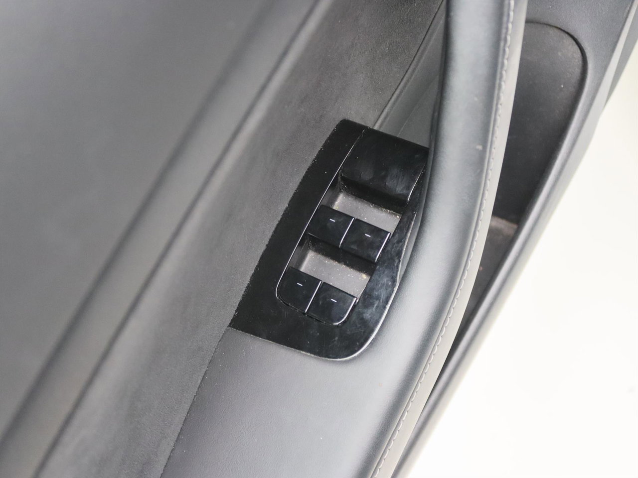 Tesla Model 3 Standard RWD Plus [ LFP-ACCU+AUTOPILOT+60 kWh+PREMIUM AUDIO ] 25