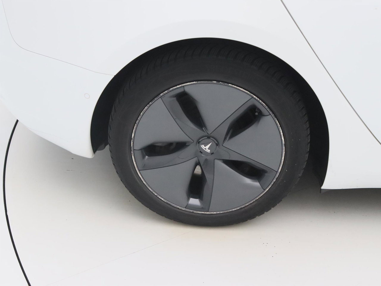 Tesla Model 3 Standard RWD Plus [ LFP-ACCU+AUTOPILOT+60 kWh+PREMIUM AUDIO ] 10