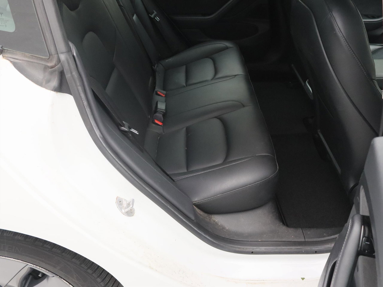 Tesla Model 3 Standard RWD Plus [ LFP-ACCU+AUTOPILOT+60 kWh+PREMIUM AUDIO ] 14