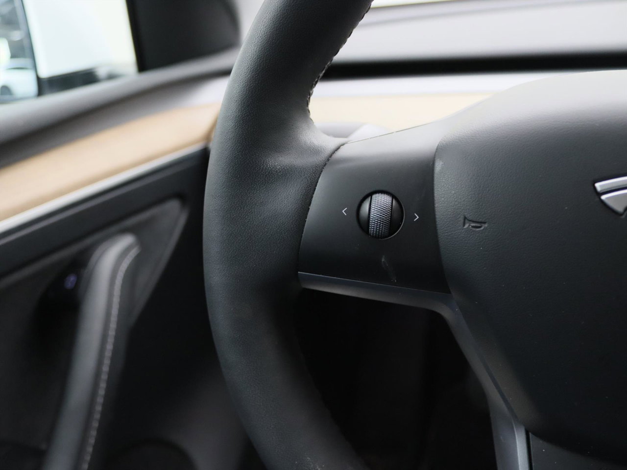 Tesla Model Y Standard RWD Plus 351pk AMD RYZEN [ LFP ACCU+FSD+19 INCH+PREMIUM AUDIO ] 22