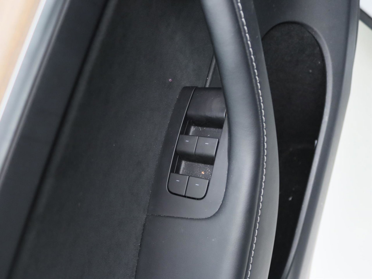 Tesla Model Y Standard RWD Plus 351pk AMD RYZEN [ LFP ACCU+FSD+19 INCH+PREMIUM AUDIO ] 18