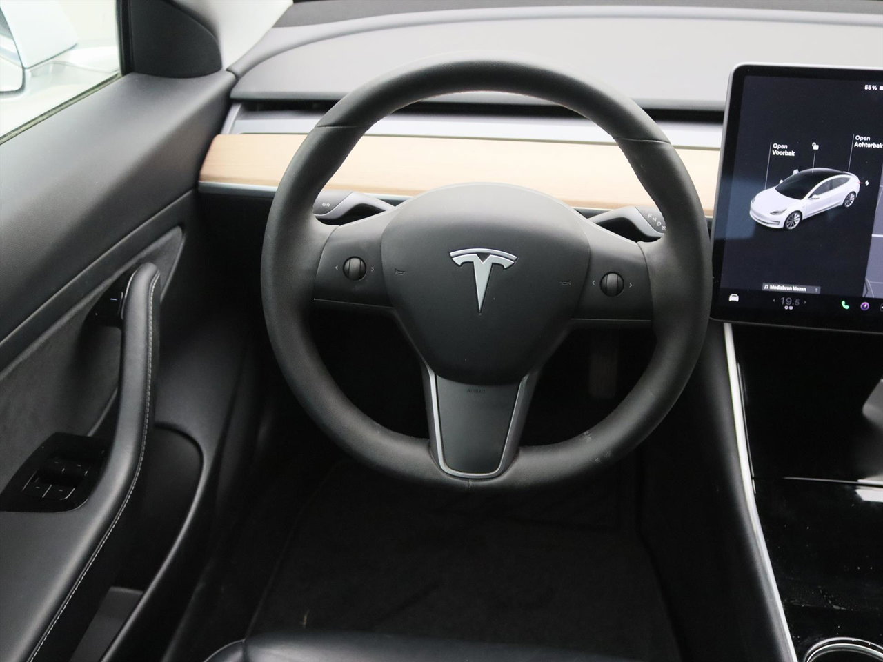 Tesla Model 3 Standard RWD Plus [ AUTOPILOT+19 INCH+60 kWh+PREMIUM AUDIO ] 19