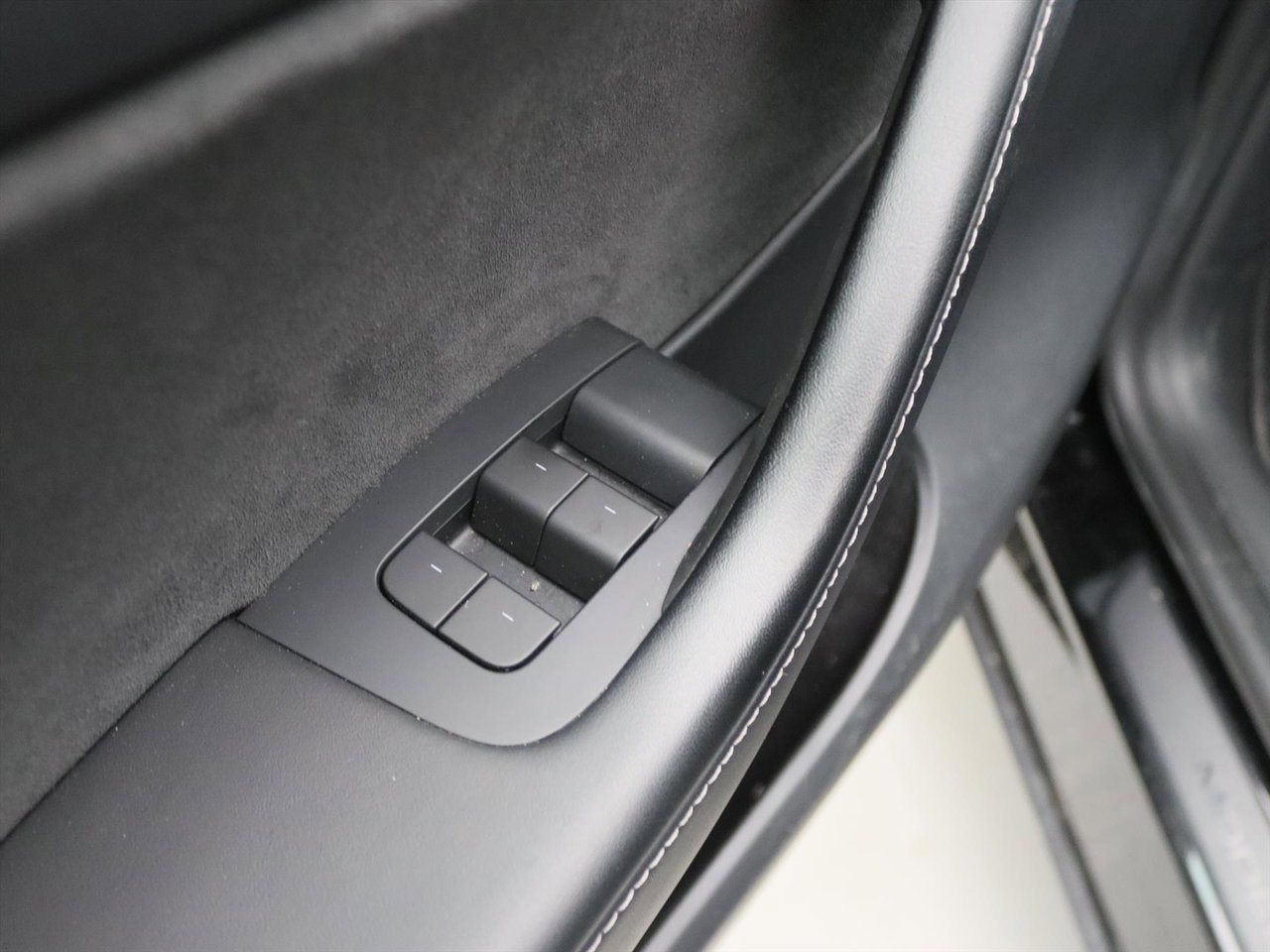 Tesla Model Y Long Range AWD 75kWh 351pk 93.2% SoH [ TREKHAAK+AMD RYZEN+AUTOPILOT+19 INCH+PREMIUM AUDIO ] 17