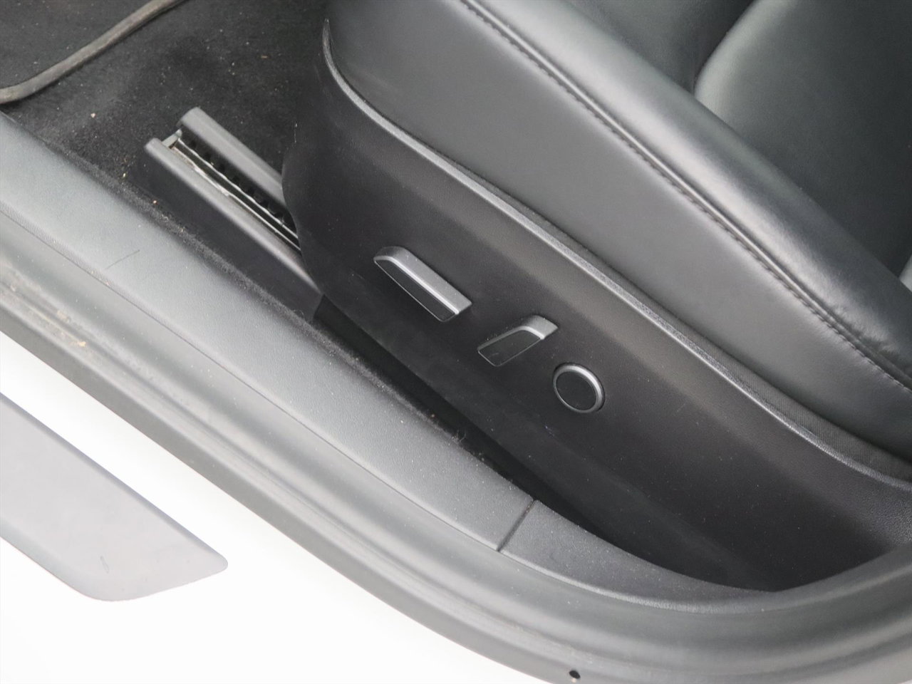 Tesla Model 3 Long-Range AWD 351pk 75 kWh FACELIFT [ WARMTEPOMP+AUTOPILOT+620KM WLTP+PREMIUM AUDIO ] 24