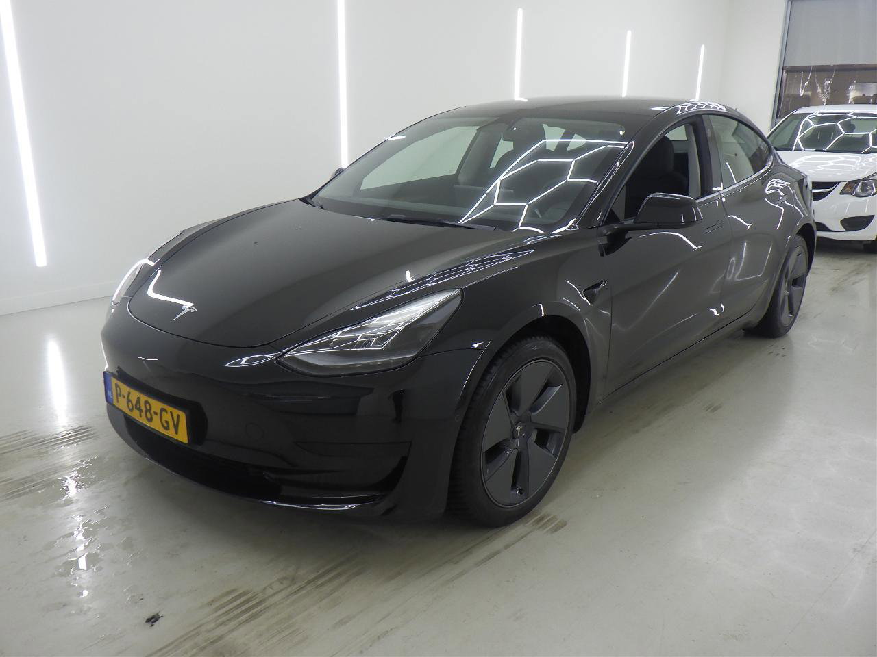 Tesla Model 3 Standard RWD Plus UPGRADE [ RYZEN AMD+LFP-ACCU+WARMTEPOMP+AUTOPILOT+60 kWh+PREMIUM AUDIO ]