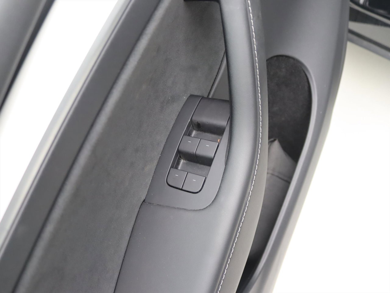 Tesla Model Y Long Range AWD 75kWh 351pk AMD RYZEN 92.4% SoH [ FSD+WIT LEDER+19 INCH+PREMIUM AUDIO ] 29