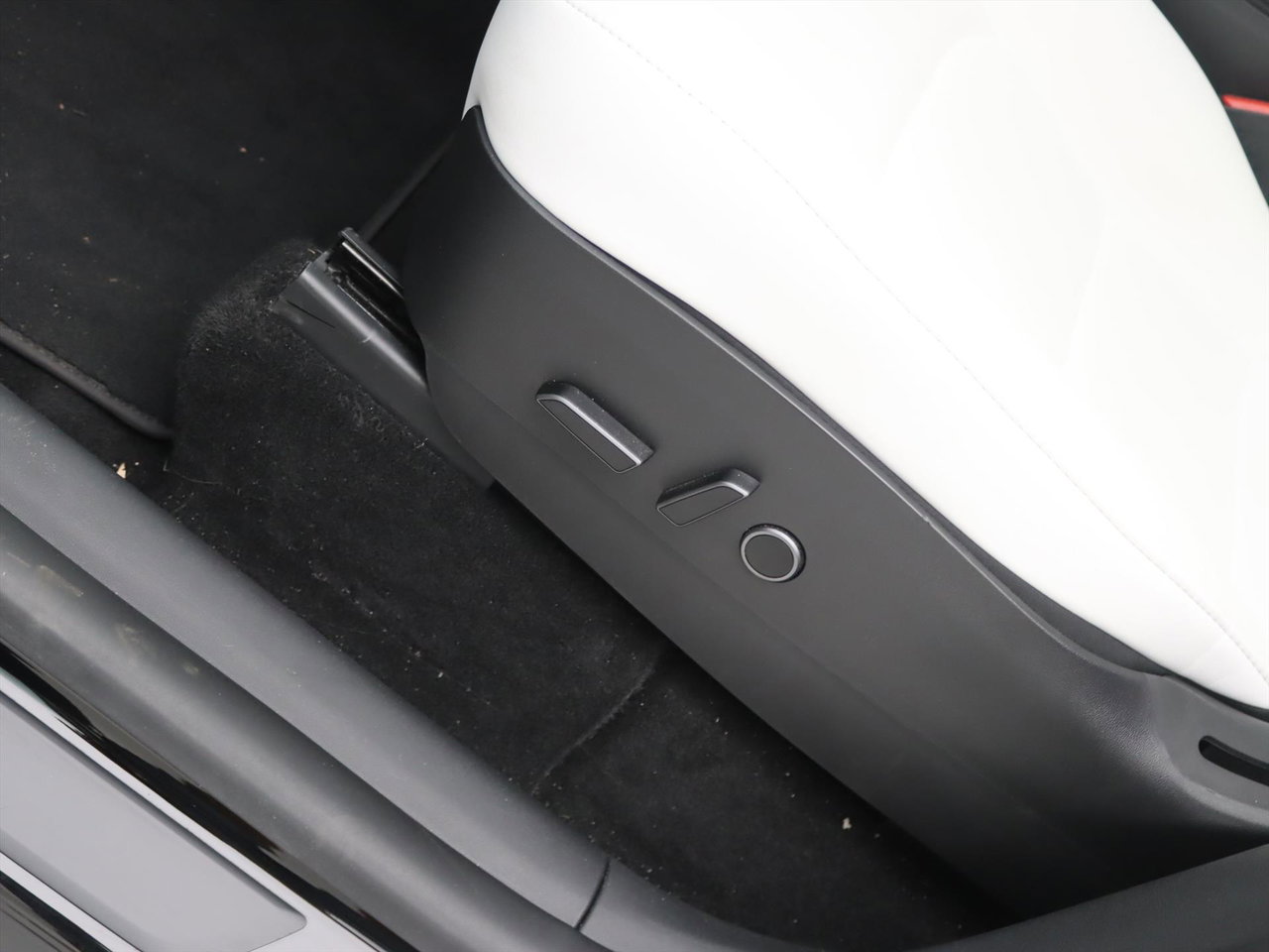 Tesla Model Y Long Range AWD 75kWh 351pk AMD RYZEN 92.4% SoH [ FSD+WIT LEDER+19 INCH+PREMIUM AUDIO ] 18