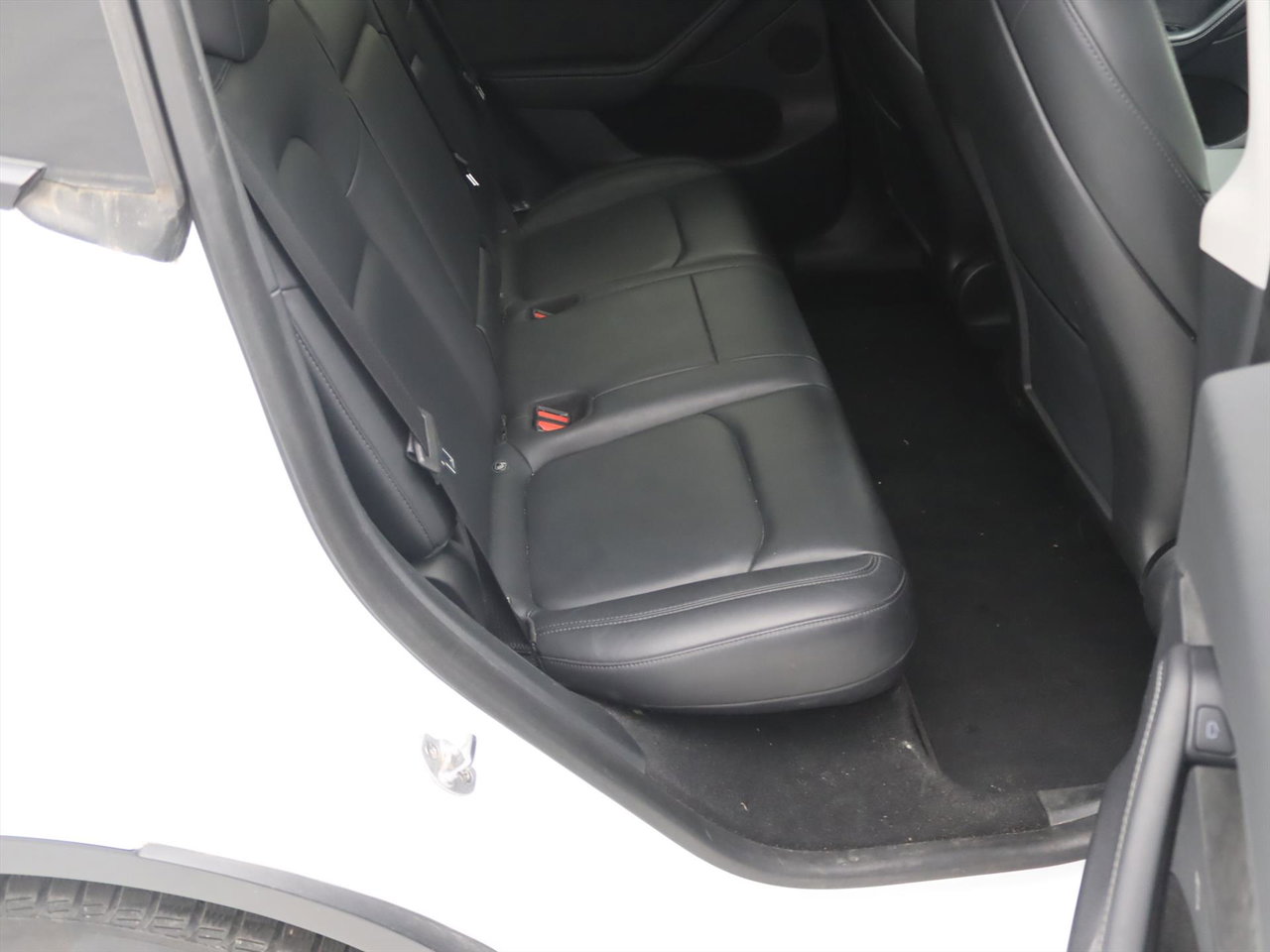 Tesla Model Y Long Range AWD 75kWh 351pk AMD RYZEN 92.5 % Soh [ TREKHAAK+AUTOPILOT+19 INCH+PREMIUM AUDIO ] 18