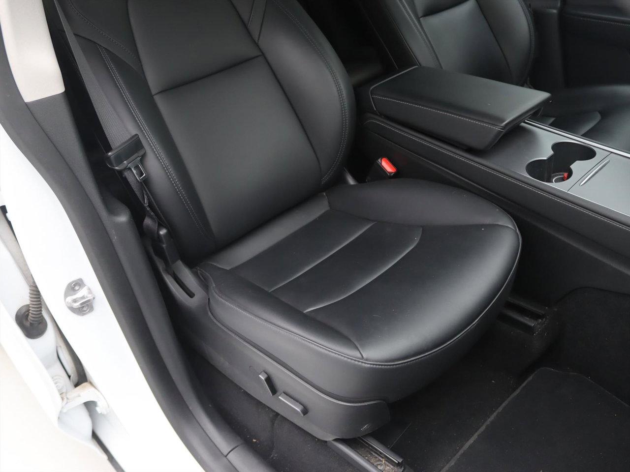Tesla Model Y Long Range AWD 75kWh 351pk AMD RYZEN 92.5 % Soh [ TREKHAAK+AUTOPILOT+19 INCH+PREMIUM AUDIO ] 22