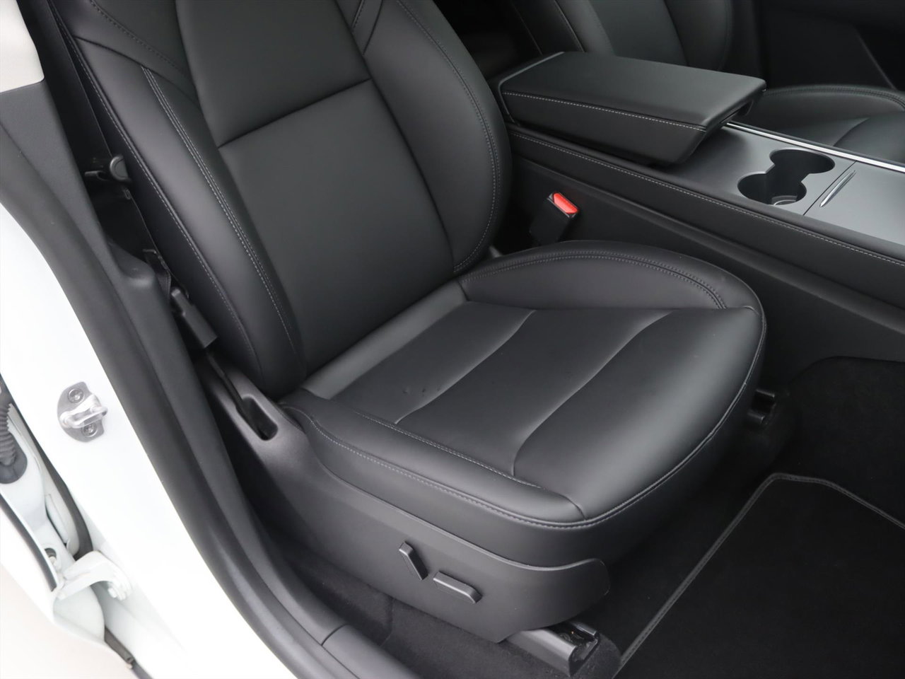 Tesla Model Y Long Range AWD 75kWh 351pk 94.1% SoH [ AMD RYZEN+TREKHAAK+AUTOPILOT+19 INCH+PREMIUM AUDIO ] 21