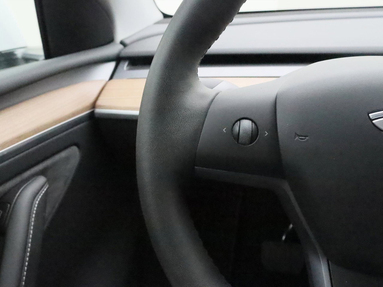 Tesla Model Y Long Range AWD 75kWh 351pk 94.1% SoH [ AMD RYZEN+TREKHAAK+AUTOPILOT+19 INCH+PREMIUM AUDIO ] 29