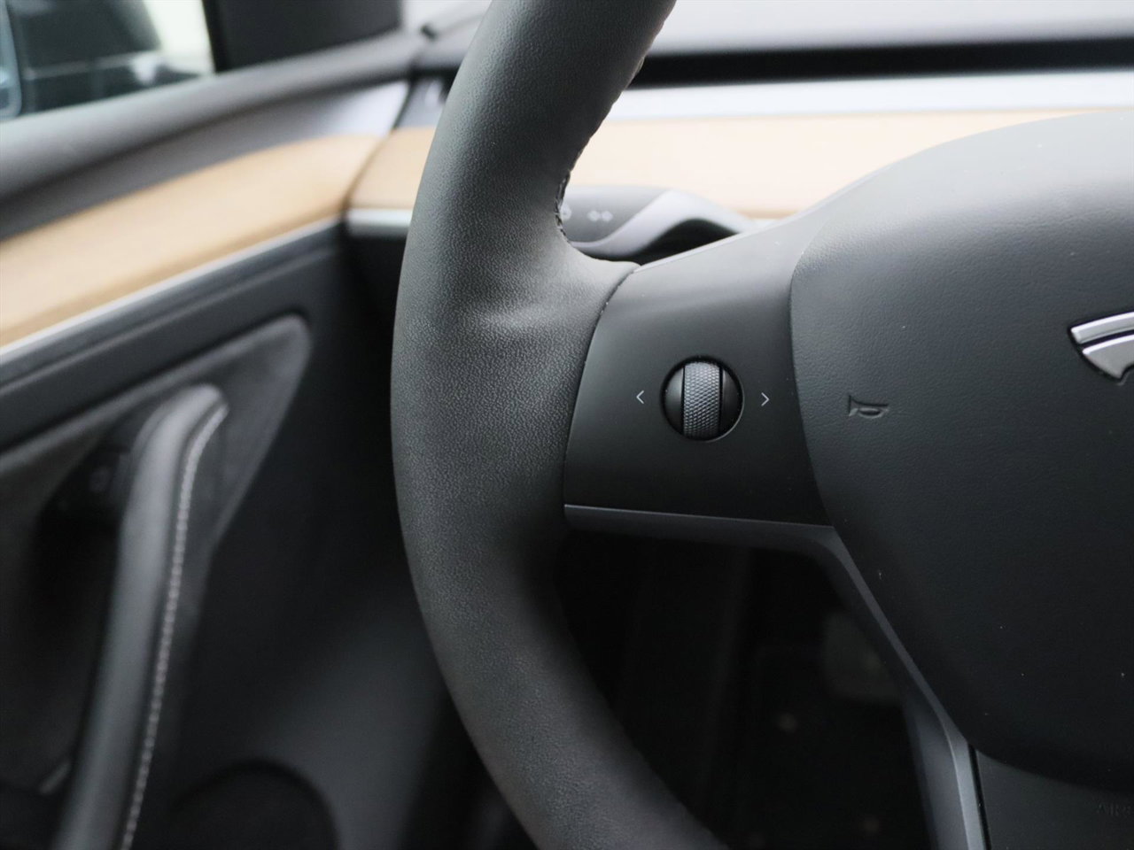 Tesla Model Y Long Range AWD 75kWh 351pk 88.9% SoH [ AMD RYZEN+AUTOPILOT+20 INCH+PREMIUM AUDIO ] 20