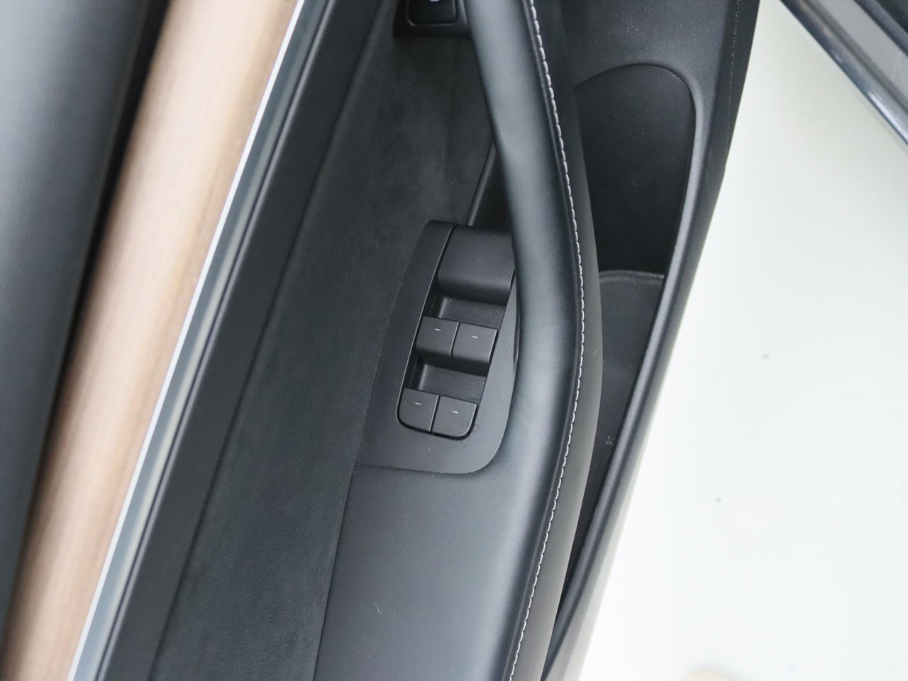 Tesla Model 3 Long-Range AWD 351pk 75 kWh 91.6% SoH UPGRADE [ RYZEN AMD+WARMTEPOMP+AUTOPILOT+PREMIUM AUDIO ] 25