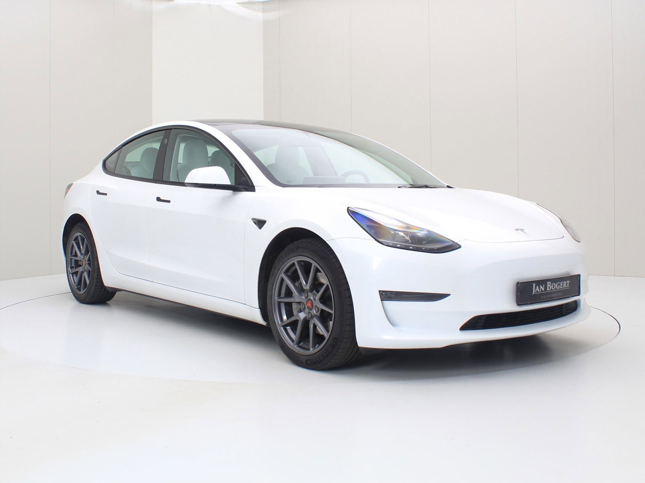 Tesla Model 3 Long-Range AWD 351pk 75 kWh UPGRADE [ WIT LEDER+RYZEN AMD+WARMTEPOMP+AUTOPILOT ] 4