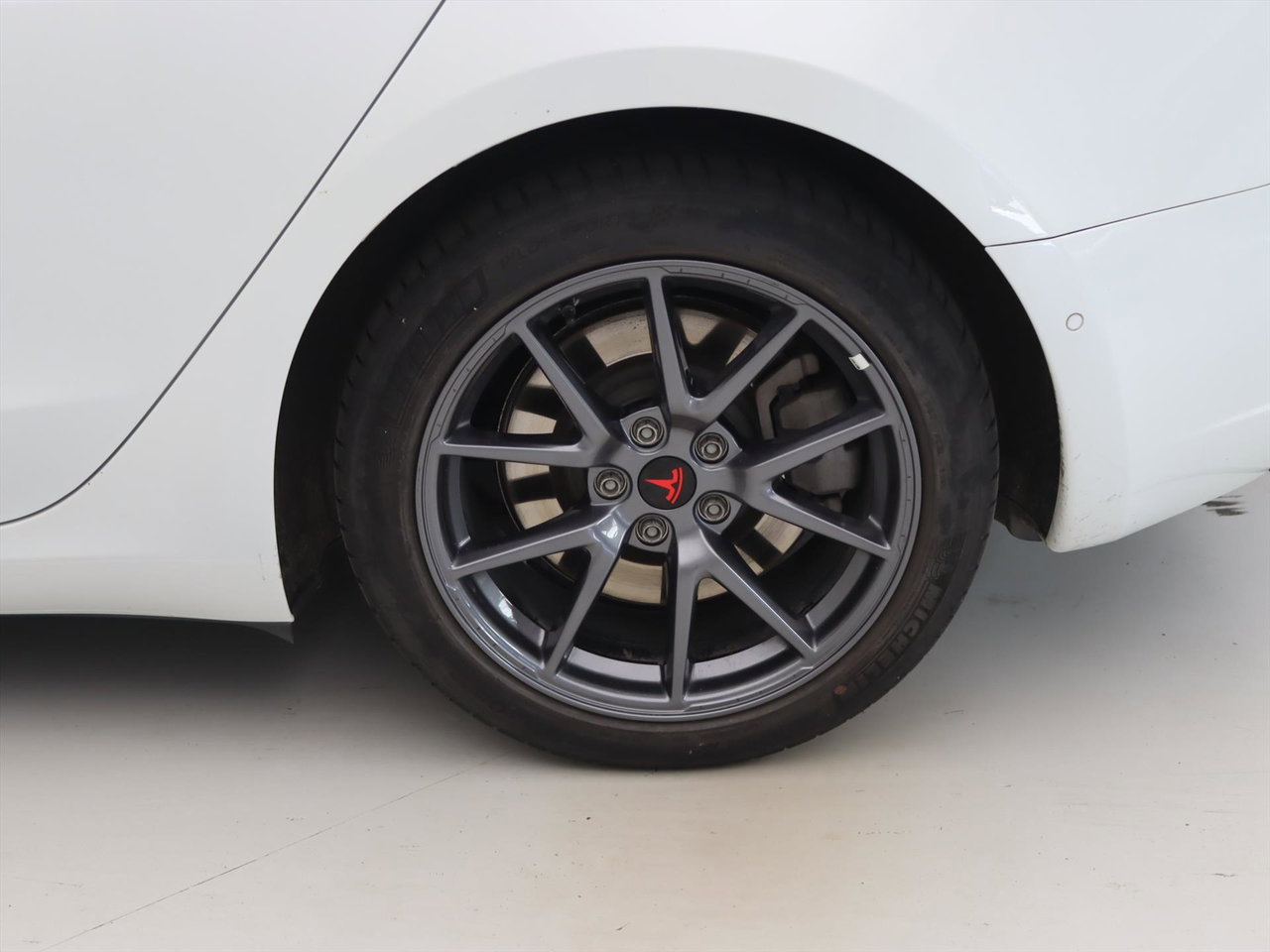 Tesla Model 3 Long-Range AWD 351pk 75 kWh UPGRADE [ WIT LEDER+RYZEN AMD+WARMTEPOMP+AUTOPILOT ] 22