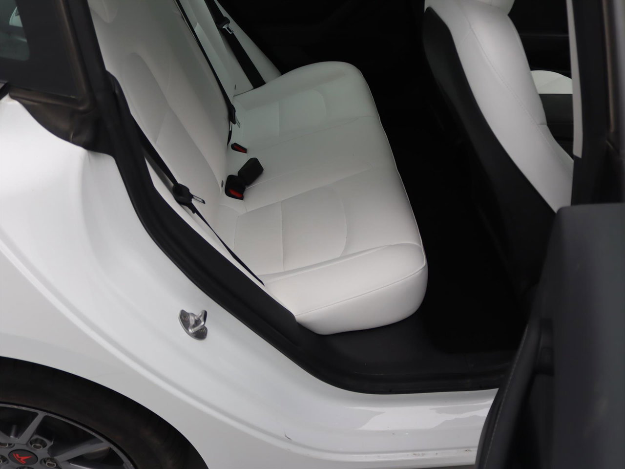 Tesla Model 3 Long-Range AWD 351pk 75 kWh UPGRADE [ WIT LEDER+RYZEN AMD+WARMTEPOMP+AUTOPILOT ] 15