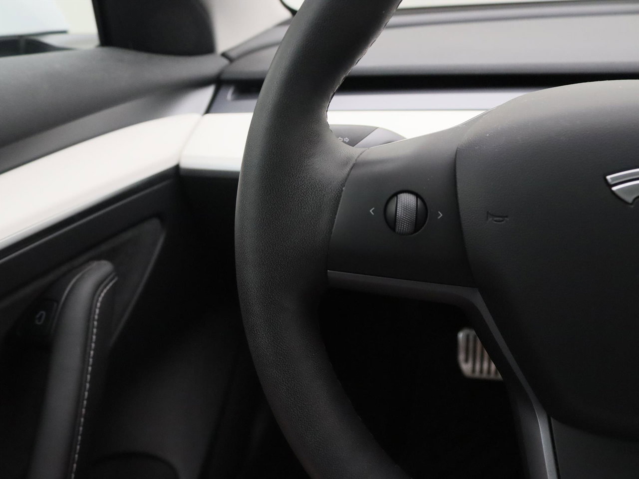 Tesla Model 3 Long-Range AWD 351pk 75 kWh UPGRADE [ WIT LEDER+RYZEN AMD+WARMTEPOMP+AUTOPILOT ] 26