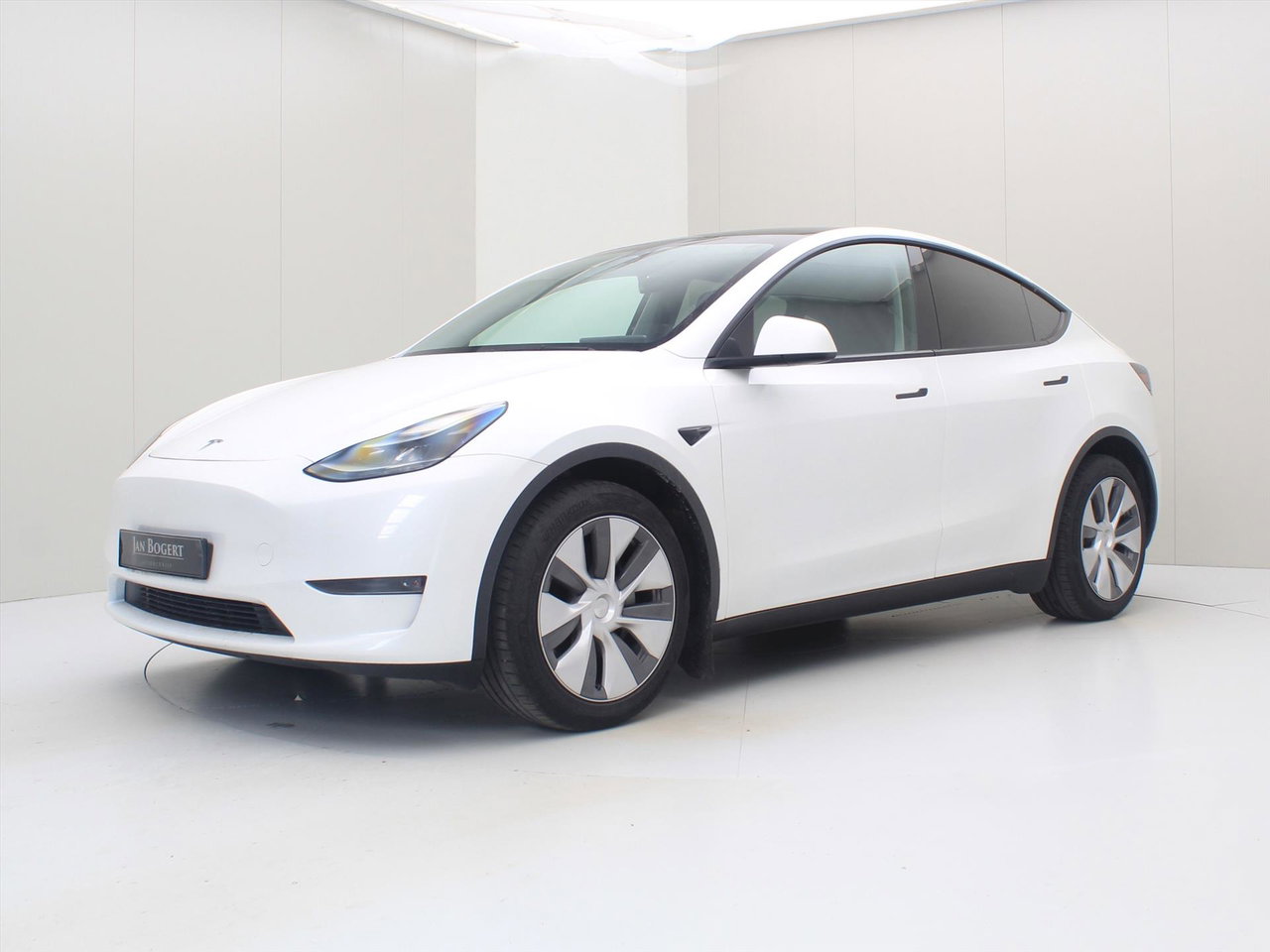 Tesla Model Y Long-Range AWD 351pk 75 kWh [ AMD RYZEN+AUTOPILOT+19 INCH+533KM WLTP+PREMIUM AUDIO ]