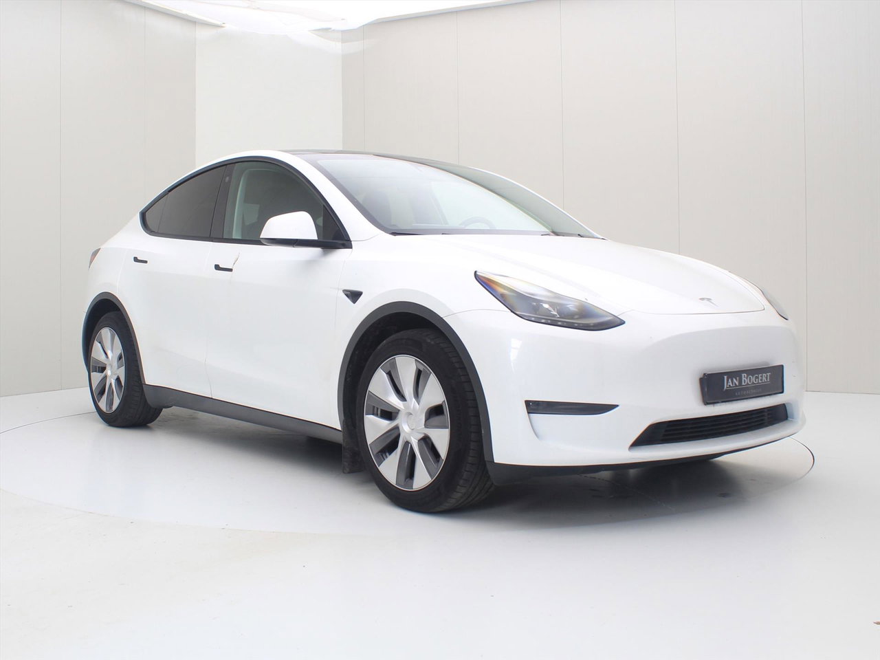 Tesla Model Y Long-Range AWD 351pk 75 kWh [ AMD RYZEN+AUTOPILOT+19 INCH+533KM WLTP+PREMIUM AUDIO ] 4