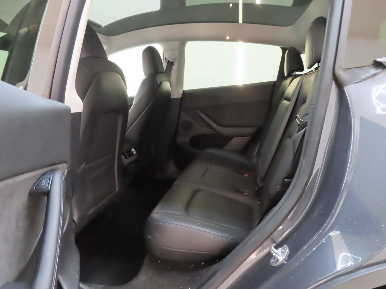 Tesla Model Y Long Range AWD 75kWh 351pk 92.6% SoH [ TREKHAAK+AUTOPILOT+19 INCH+PREMIUM AUDIO ] 9