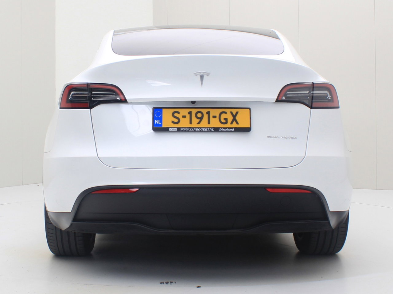 Tesla Model Y Long Range AWD 75kWh 351pk 95.2% SoH AMD RYZEN [ AUTOPILOT+19 INCH+PREMIUM AUDIO ] 7