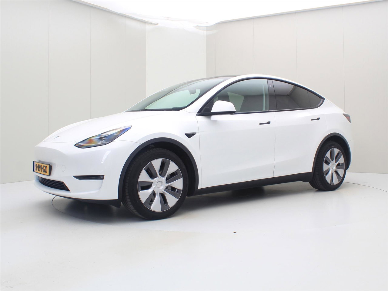 Tesla Model Y Long Range AWD 75kWh 351pk 95.2% SoH AMD RYZEN [ AUTOPILOT+19 INCH+PREMIUM AUDIO ] 8