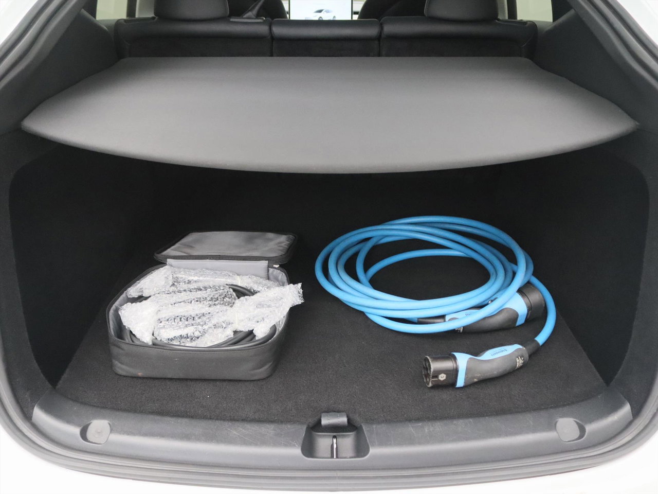 Tesla Model Y Long Range AWD 75kWh 351pk 95.2% SoH AMD RYZEN [ AUTOPILOT+19 INCH+PREMIUM AUDIO ] 10
