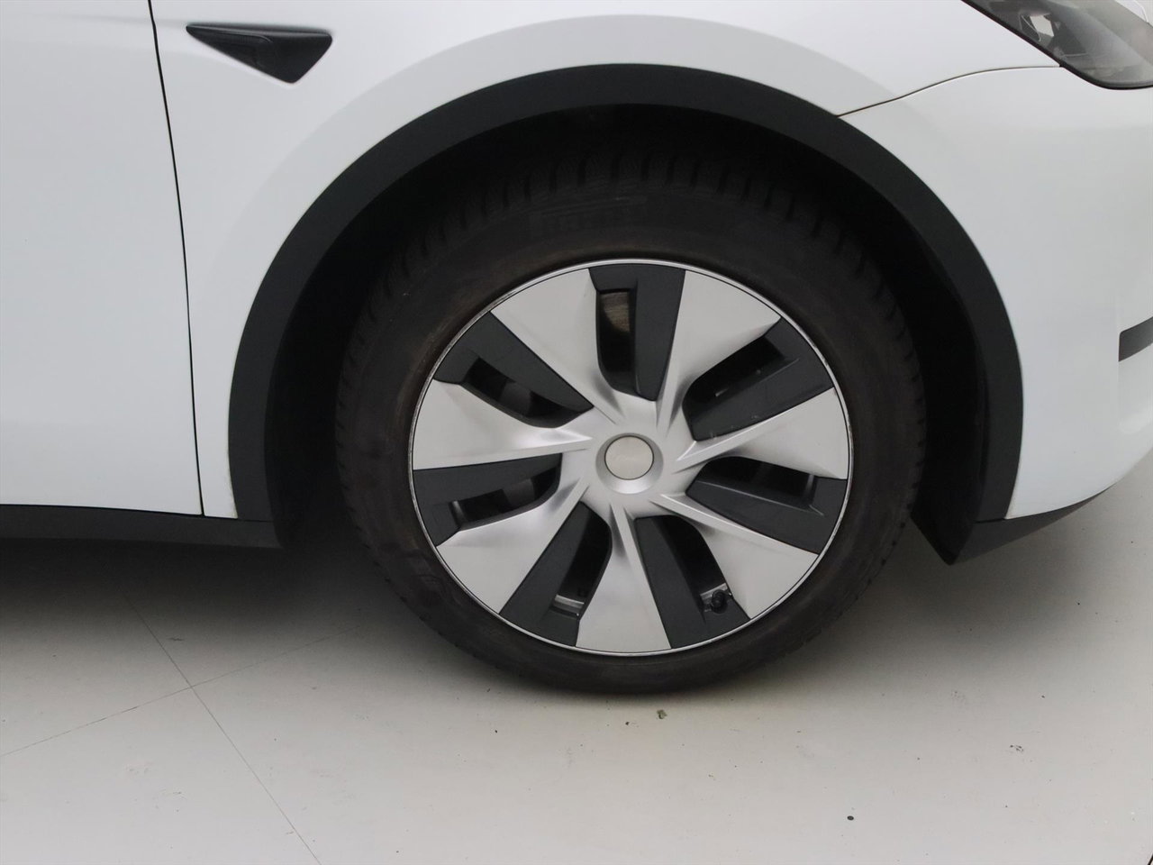 Tesla Model Y Standard RWD Plus 351pk [ LFP ACCU+AUTOPILOT+19 INCH+PREMIUM AUDIO ] 11