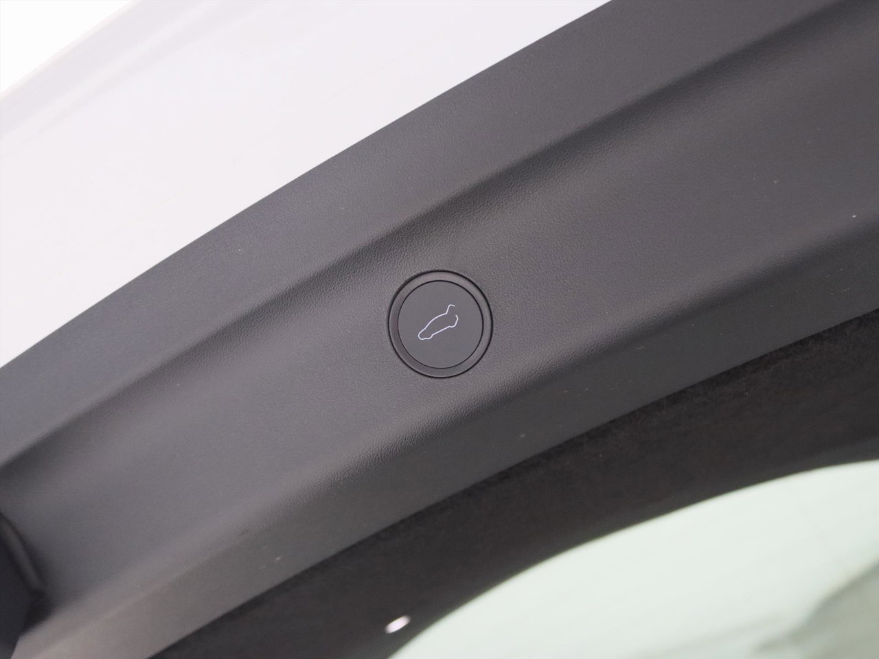 Tesla Model Y Standard RWD Plus 351pk [ LFP ACCU+AUTOPILOT+19 INCH+PREMIUM AUDIO ] 9
