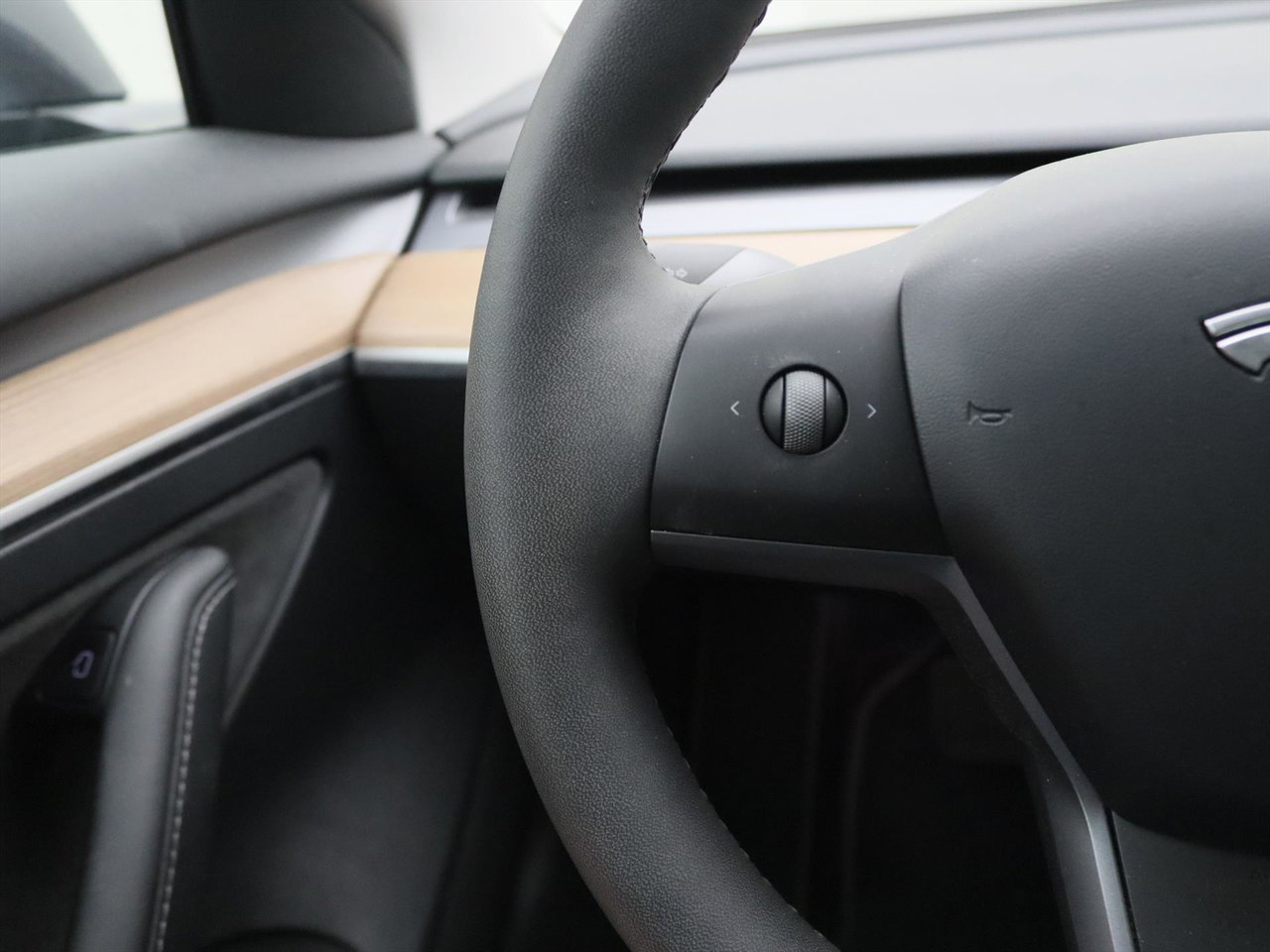 Tesla Model 3 Long-Range AWD 351pk 75 kWh UPGRADE [ RYZEN AMD+WARMTEPOMP+AUTOPILOT ] 27