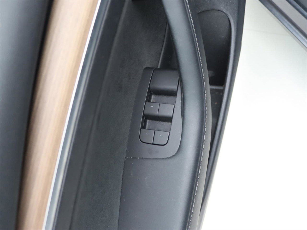 Tesla Model 3 Long-Range AWD 351pk 75 kWh UPGRADE [ RYZEN AMD+WARMTEPOMP+AUTOPILOT ] 23
