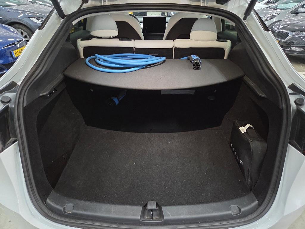 Tesla Model Y Long Range RWD [ HW4+WIT LEDER+AUTOPILOT+19 INCH+600KM WLTP ] 24
