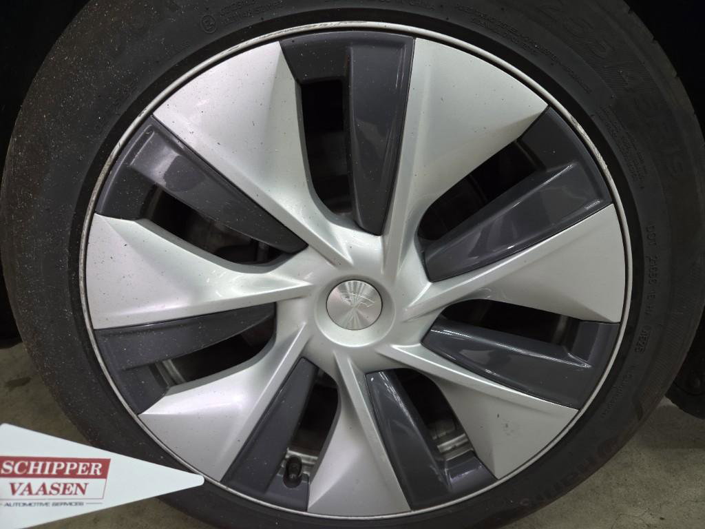 Tesla Model Y Long Range RWD [ HW4+WIT LEDER+AUTOPILOT+19 INCH+600KM WLTP ] 30
