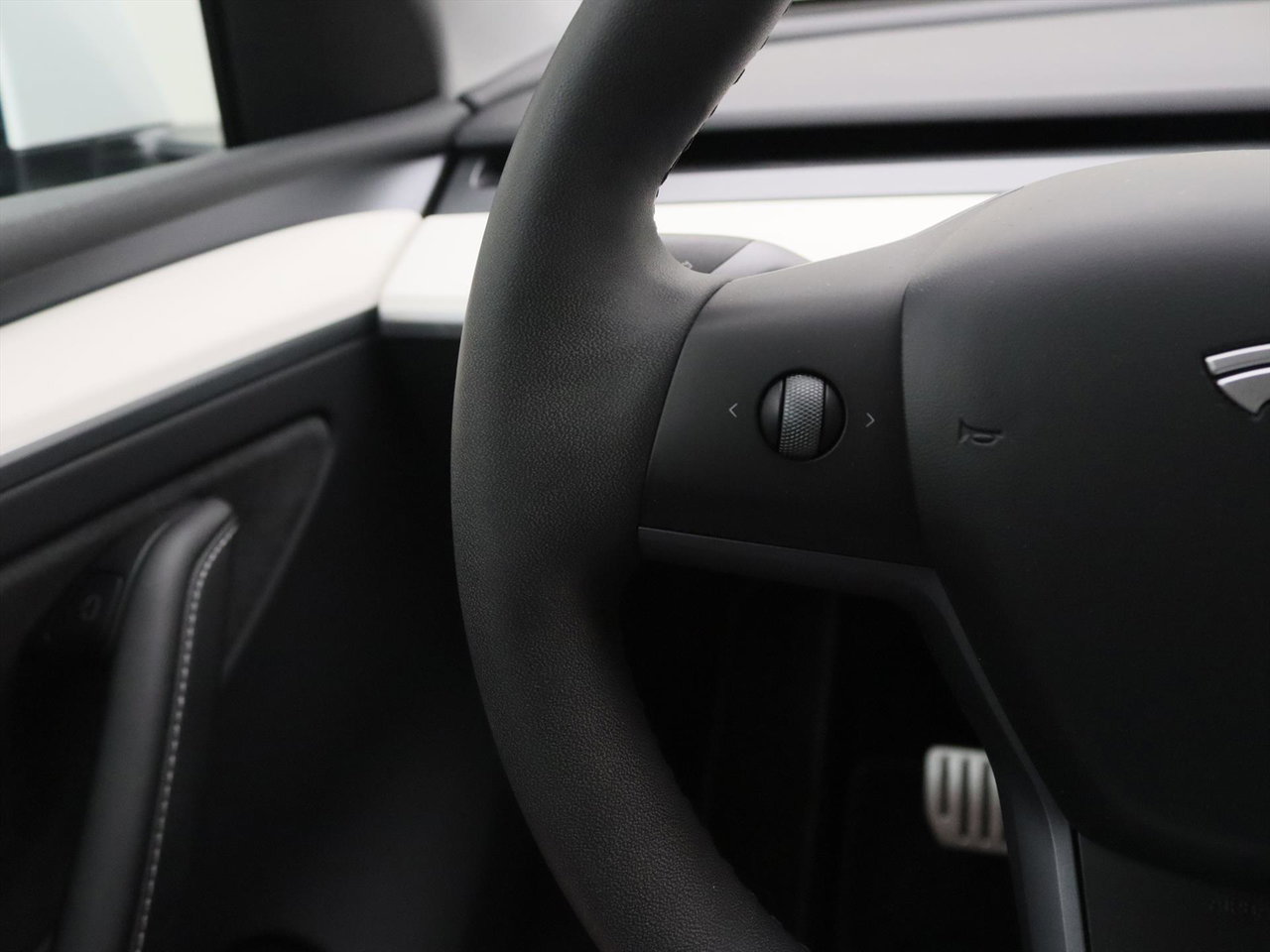 Tesla Model Y Performance 534pk AWD 90.9% SoH [ TREKHAAK+FSD+WIT LEDER+21 INCH+WARMTEPOMP+RYZEN ] 20