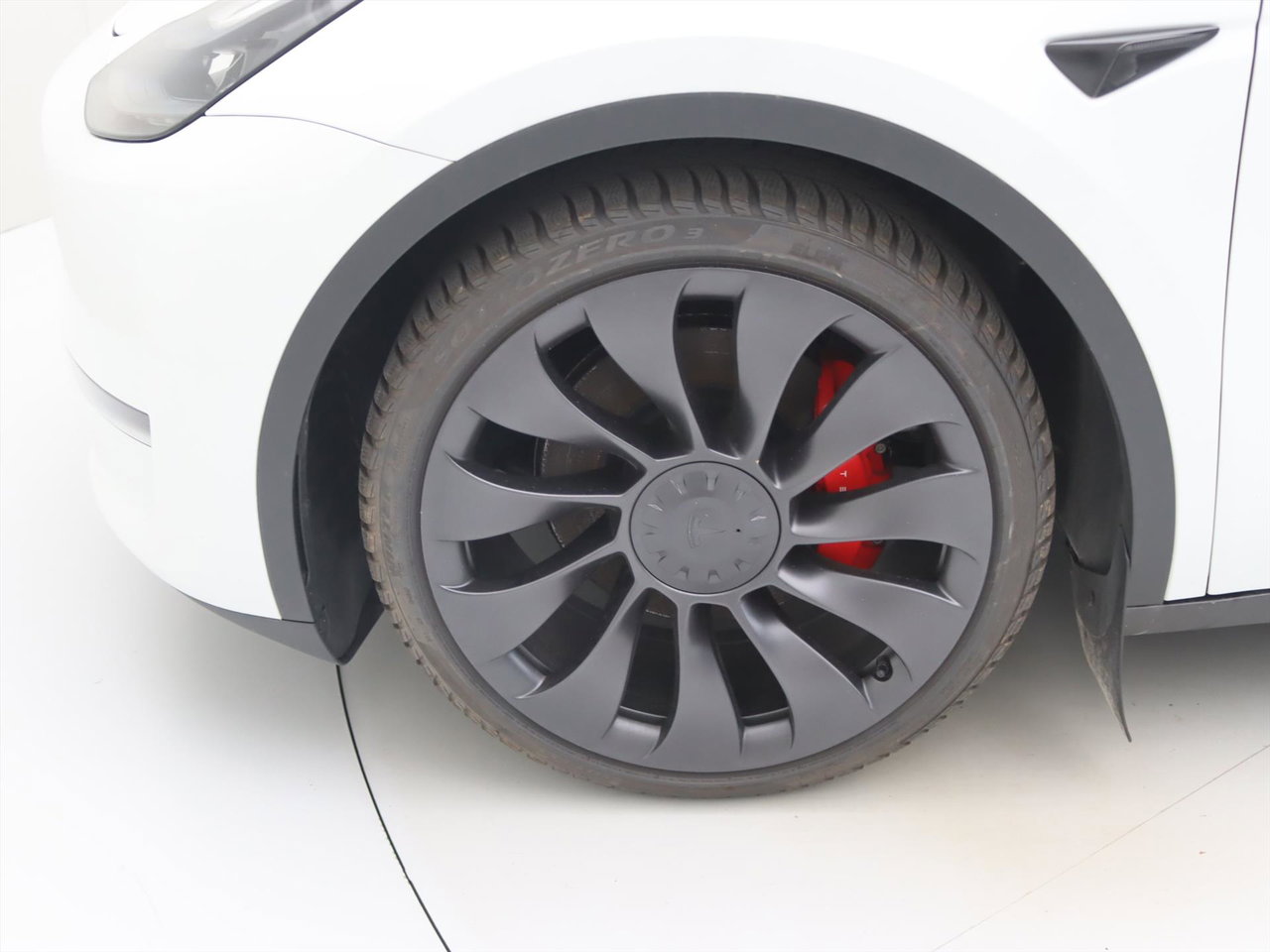 Tesla Model Y Performance 534pk AWD 90.9% SoH [ TREKHAAK+FSD+WIT LEDER+21 INCH+WARMTEPOMP+RYZEN ] 11