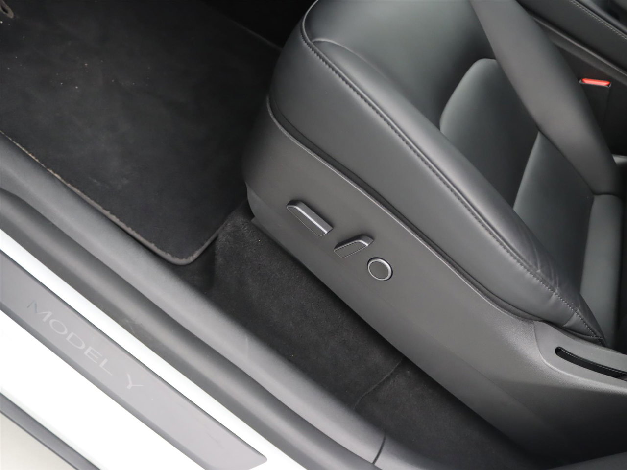 Tesla Model Y Long Range AWD 75kWh 351pk AMD RYZEN [ TREKHAAK+AUTOPILOT+19 INCH+PREMIUM AUDIO ] 25