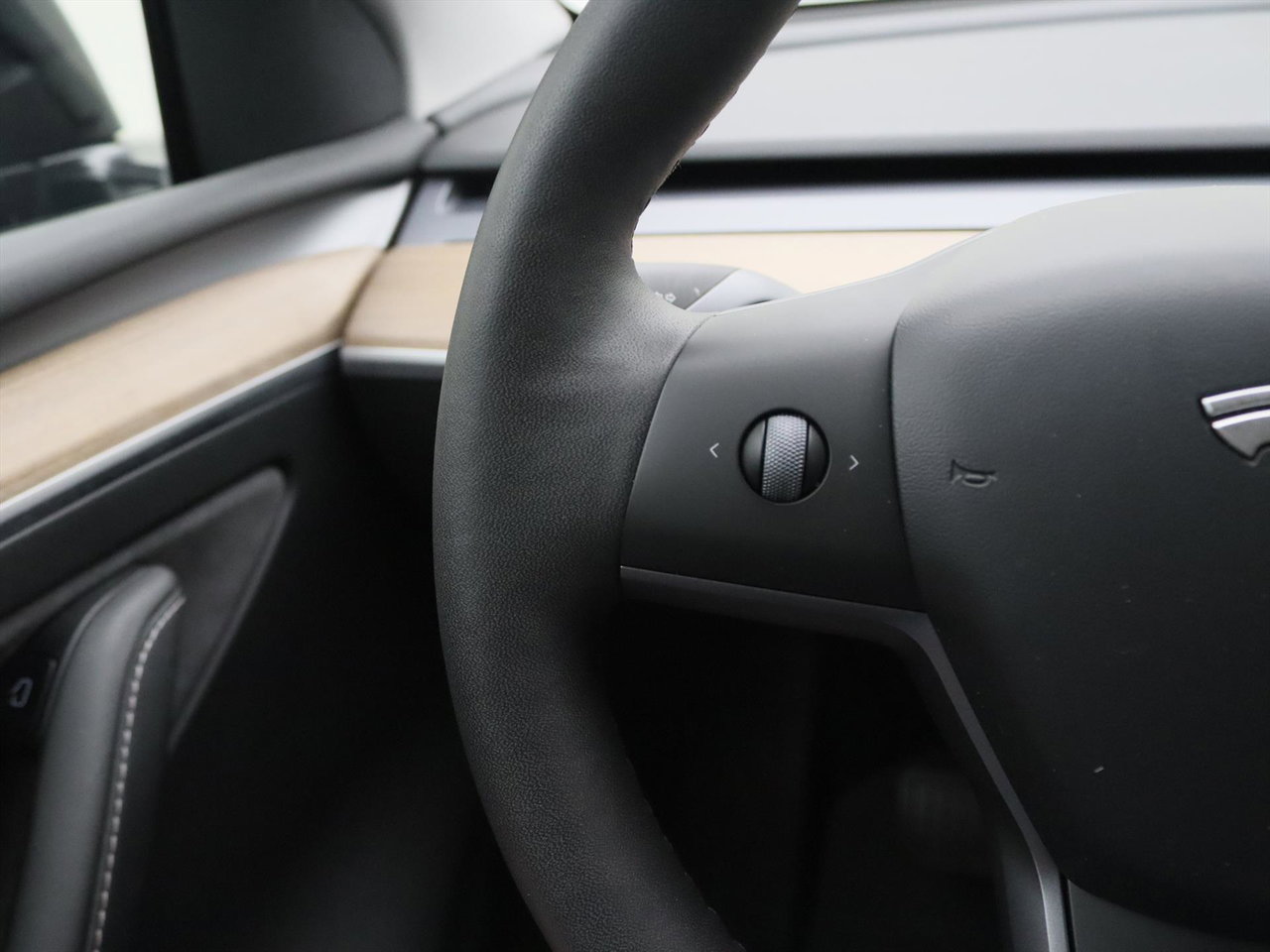 Tesla Model Y Long Range AWD 75kWh 351pk [ TREKHAAK+FSD+19 INCH+PREMIUM AUDIO ] 20