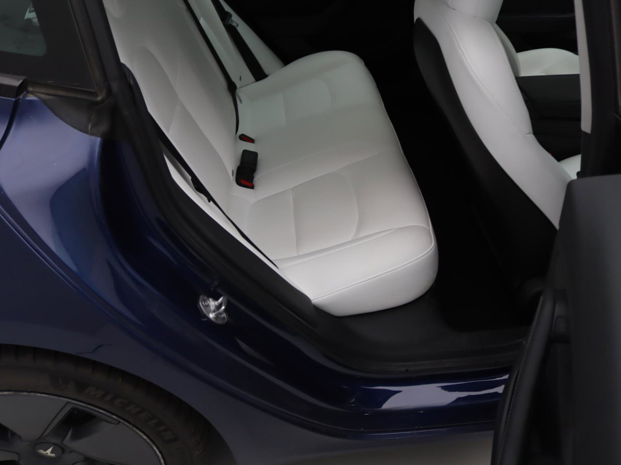 Tesla Model 3 Long-Range AWD 351pk 75 kWh 93.1% SoH UPGRADE [ WIT LEDER+AMD RYZEN+WARMTEPOMP+AUTOPILOT ] 16