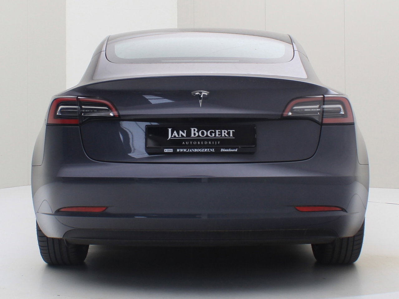 Tesla Model 3 Standard RWD Plus 93.6% SoH UPGRADE [ RYZEN AMD+LFP-ACCU+WARMTEPOMP+ENHANCED AUTOPILOT] 6