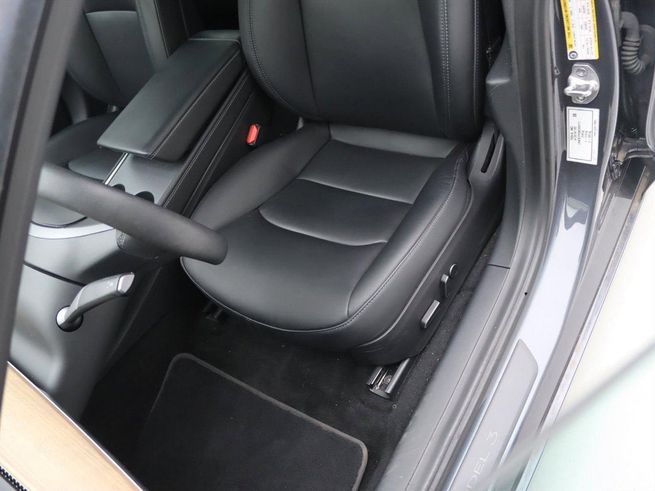 Tesla Model 3 Standard RWD Plus 93.6% SoH UPGRADE [ RYZEN AMD+LFP-ACCU+WARMTEPOMP+ENHANCED AUTOPILOT] 17